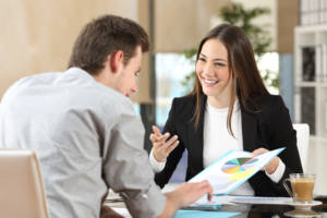 Marketing_Manager_explains_chart